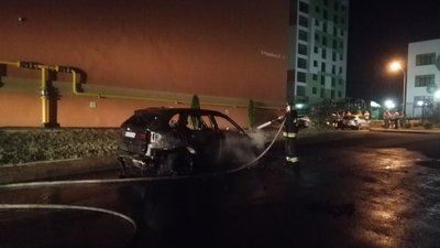 У Рівному згоріло авто. Розслідують підпал – поліція