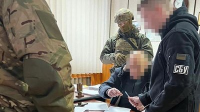 Коригував ракетні удари по Києву. СБУ викрила співробітника Укрзалізниці