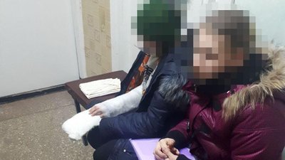 В Лисичанську затримали грабіжника, що напав на дитину та зламав їй руку