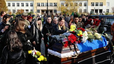 В Ужгороді попрощалися з полеглим захисником Юрієм Вароді В Ужгороді попрощалися з полеглим захисником Юрієм Вароді