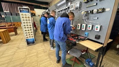 У Чернівцях відремонтують вище професійне училище радіоелектроніки за майже 2 мільйони євро У Чернівцях відремонтують вище професійне училище радіоелектроніки за майже 2 мільйони євро