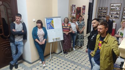 У Житомирі відкрили виставку патріотичного плакату Dennis Litvinoff У Житомирі відкрили виставку патріотичного плакату Dennis Litvinoff