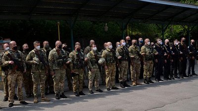 Зведений загін тернопільських поліцейських вирушив на схід Зведений загін тернопільських поліцейських вирушив на схід