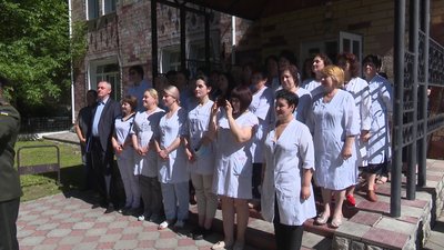 Військовий оркестр просто неба привітав вінницьких медиків із професійним святом Військовий оркестр просто неба привітав вінницьких медиків із професійним святом