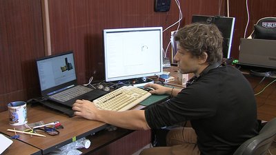 Запорізькі волонтери друкують на 3D-принтері деталі для техніки ЗСУ Запорізькі волонтери друкують на 3D-принтері деталі для техніки ЗСУ