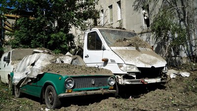 Росіяни вночі 16 червня двічі вдарили по Пісочину під Харковом: фото наслідків Росіяни вночі 16 червня двічі вдарили по Пісочину під Харковом: фото наслідків