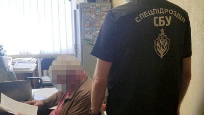 Сторожа дитсадка у Харкові та двох спільників підозрюють у шахрайстві з нерухомістю літніх людей