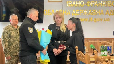 Орденом "За мужність" III ступеня посмертно нагородили спецпризначенця з Івано-Франківщини Віктора Паньківа Орденом "За мужність" III ступеня посмертно нагородили спецпризначенця з Івано-Франківщини Віктора Паньківа