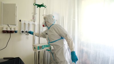 Лікує хворих на коронавірус в реанімації. Анестезіолог Чернівців Роман Курулюк. СУСПІЛЬНЕ І ЛЮДИ Лікує хворих на коронавірус в реанімації. Анестезіолог Чернівців Роман Курулюк. СУСПІЛЬНЕ І ЛЮДИ