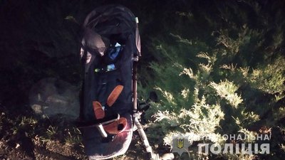 У Рівному водій наїхав на чоловіка з дитиною у візку У Рівному водій наїхав на чоловіка з дитиною у візку