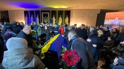 У Києві попрощалися із загиблим у авіакастрофі тернополянином Юрієм Лубковичем У Києві попрощалися із загиблим у авіакастрофі тернополянином Юрієм Лубковичем