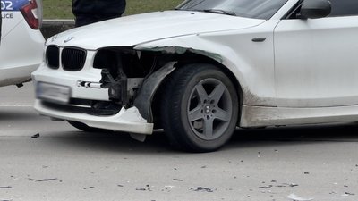 У Житомирі на перехресті не розминулися дві автівки — на водія-пенсіонера склали протокол У Житомирі на перехресті не розминулися дві автівки — на водія-пенсіонера склали протокол