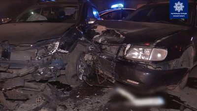 Дві автівки зіштовхнулись в середмісті Сум, один травмований