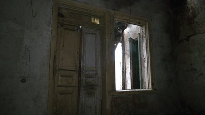 Пошкоджена пам'ятка: як в будинку, де жив Сковорода на Харківщині, живуть люди Пошкоджена пам'ятка: як в будинку, де жив Сковорода на Харківщині, живуть люди