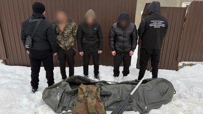 Затримали підозрюваних організаторів у переправленні чоловіків