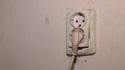Як на Полтавщині відключатимуть світло 10 квітня