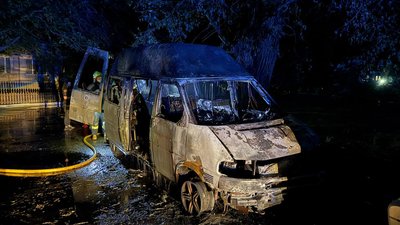 В Одесі мати й 13-річна донька підпалили військовий евакуаційний автомобіль — СБУ В Одесі мати й 13-річна донька підпалили військовий евакуаційний автомобіль — СБУ