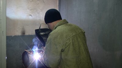 Отримуємо позитивні відгуки від військових: вінницькі майстри виготовили майже сотню буржуйок для бійців Отримуємо позитивні відгуки від військових: вінницькі майстри виготовили майже сотню буржуйок для бійців