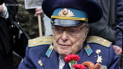 9 травня на Меморіалі Слави у Харкові — фоторепортаж 9 травня на Меморіалі Слави у Харкові — фоторепортаж