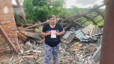 Жінка з Білопільщини на Сумщині спалила всій російський паспорт Жінка з Білопільщини на Сумщині спалила всій російський паспорт