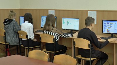 Школяр із Полтавщини збирає гроші, щоб створити гурток робототехніки Школяр із Полтавщини збирає гроші, щоб створити гурток робототехніки