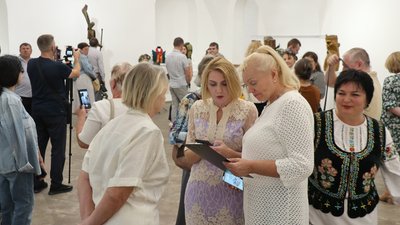 Учасники відкриття виставки Івана Мердака Учасники відкриття виставки Івана Мердака