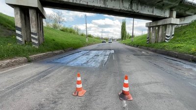 У Прилуках розпочали ямковий ремонт доріг: скільки грошей на це виділили та які вулиці планують оновити У Прилуках розпочали ямковий ремонт доріг: скільки грошей на це виділили та які вулиці планують оновити