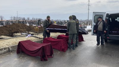 На кладовищі №18 у Харкові попрощалися із родиною Путятіних, 12 лютого 2024 року На кладовищі №18 у Харкові попрощалися із родиною Путятіних, 12 лютого 2024 року