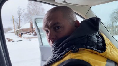 Пенсії під обстрілами: як на Чернігівщині працює пересувне відділення пошти на кордоні з Росією Пенсії під обстрілами: як на Чернігівщині працює пересувне відділення пошти на кордоні з Росією