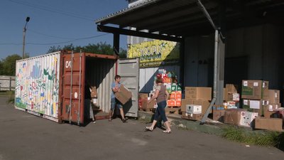 З Америки у Рівне прибув контейнер гуманітарної допомоги для переселенців З Америки у Рівне прибув контейнер гуманітарної допомоги для переселенців