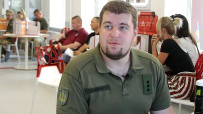 У Черкасах спецслужбовці здали кров для захисників України У Черкасах спецслужбовці здали кров для захисників України