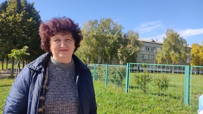 Смартмоб для житомирських школярів: на території ліцею №24 учні висадили дерева липи та горобини