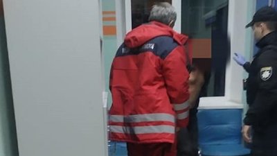 У міській лікарні Франківська правоохоронці вгамовували чоловіка