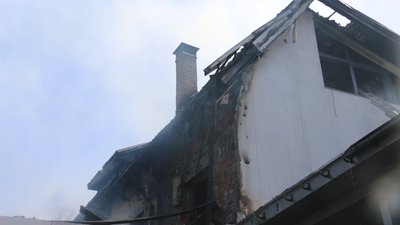 Окупанти обстріляли Саржин яр у Харкові: спалахнули три будинки й гараж, є поранений