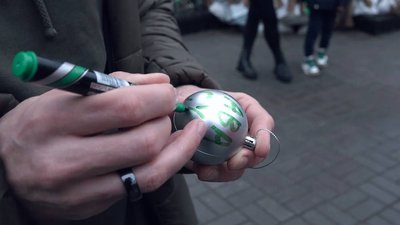 Ялинка незламних. Як прикрасили ялинку в Миколаєві Ялинка незламних. Як прикрасили ялинку в Миколаєві