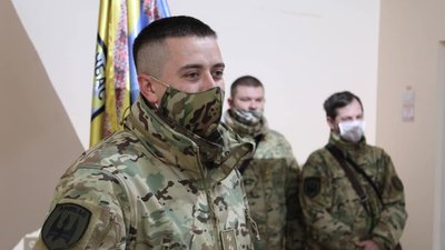 "Загинув за Україну, бо дуже її любив". У Херсоні вшанували пам'ять загиблого на Сході нацгвардійця "Загинув за Україну, бо дуже її любив". У Херсоні вшанували пам'ять загиблого на Сході нацгвардійця