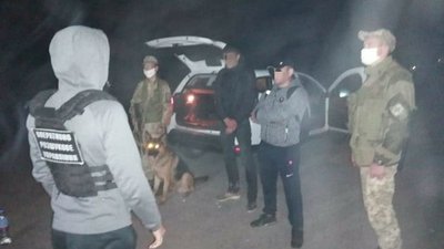 Двох нелегалів затримали на Закарпатті