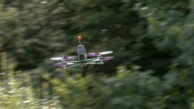 Школярі та студенти готуються до змагань з керування БпЛА у Росії