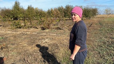 Лишились менше половини людей. Життя у селищі Новодмитрівка на Донеччині: репортаж