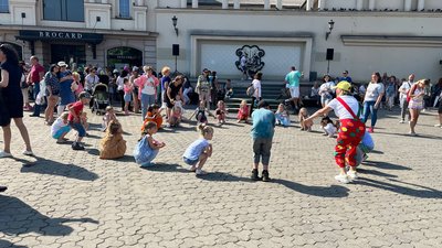 Благодійний фестиваль для дітей “Щасливе дитинство” провели в Ужгороді Благодійний фестиваль для дітей “Щасливе дитинство” провели в Ужгороді