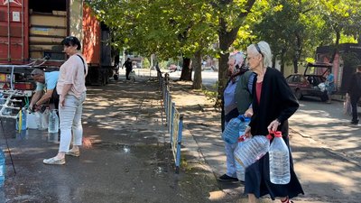 Через зіпсований водопровід миколаївці залишилися без води Через зіпсований водопровід миколаївці залишилися без води