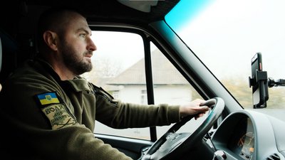 Жителі Динівців волонтерять для ЗСУ Жителі Динівців волонтерять для ЗСУ