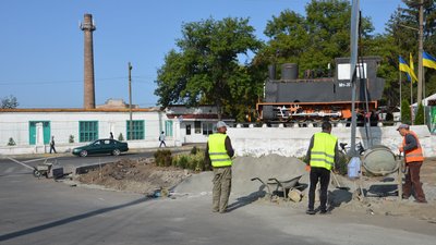 У Гайвороні оновлюють пам'ятний знак унікальному паровозу МТ-202 У Гайвороні оновлюють пам'ятний знак унікальному паровозу МТ-202