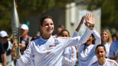 Марія Височанська пронесла олімпійський вогонь у перший день естафети у Марселі