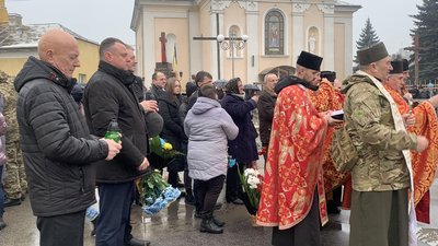 На Тернопільщині попрощалися із загиблим військовослужбовцем Миколою Шульковським На Тернопільщині попрощалися із загиблим військовослужбовцем Миколою Шульковським