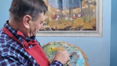 Розписує храми: художник-іконописець із Житомирщини створив майже 200 ікон Розписує храми: художник-іконописець із Житомирщини створив майже 200 ікон