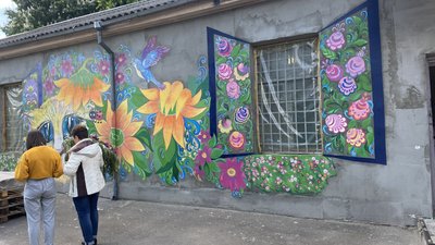 У Житомирі художниця Олена Славова презентувала 60 міні-скульптур свого батька – Леонарда Славова У Житомирі художниця Олена Славова презентувала 60 міні-скульптур свого батька – Леонарда Славова