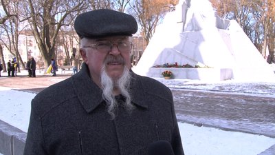 У Полтаві поклали квіти до пам'ятника Тарасу Шевченку У Полтаві поклали квіти до пам'ятника Тарасу Шевченку
