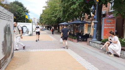 У Хмельницькому планують «розвантажити» від реклами центр міста