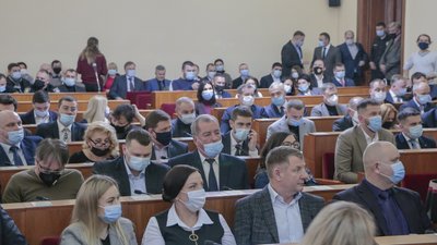 У Чернівецькій облраді двоє депутатів проголосували за голову із заповненими наперед бюлетенями